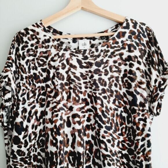 CABI Boxy Asymmetric Hem Soft Short Sleeve Leopard T-shirt Top Sz M - Picture 3 of 8